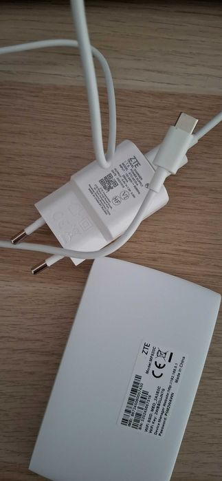 ZTE Router with MEO SIM Card425904655229921283