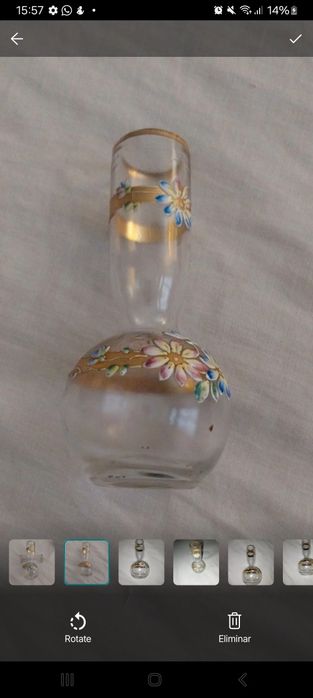 Jarra em vidro antigo com decoração floral e dourados – c. 1900