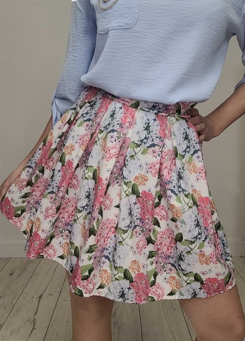 NOWA Spódniczka WŁOSKA w kwiaty plisowana na gumce r. UNI