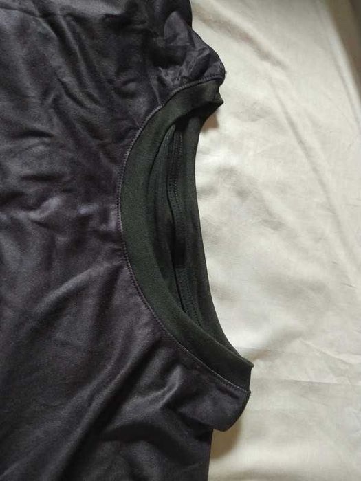 Camisola com gradiente preta e branca