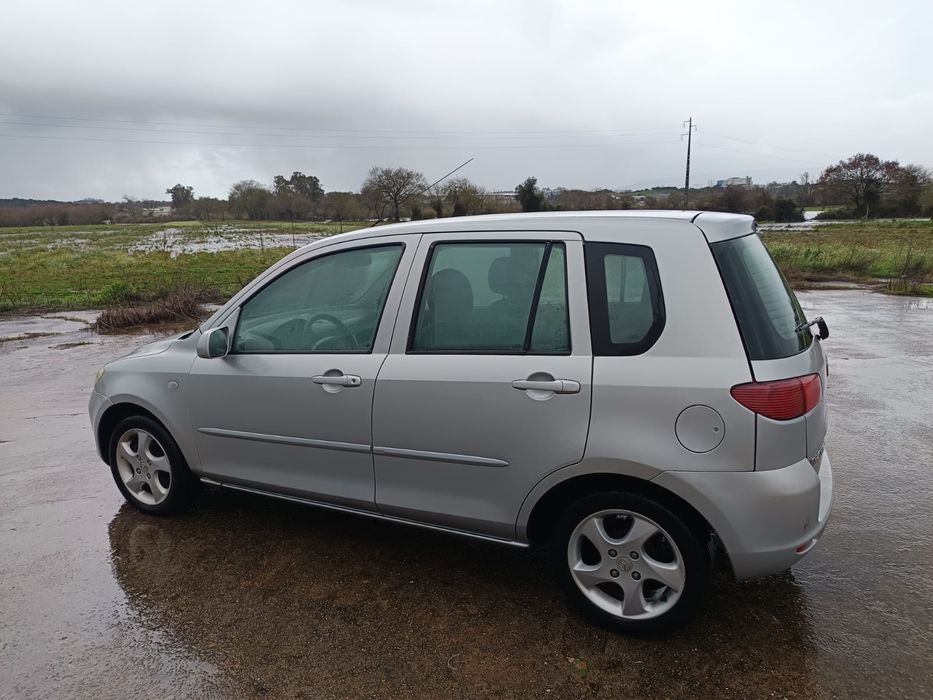 Mazda 2
2007 
Motor 1.4 diesel 
5 lugares