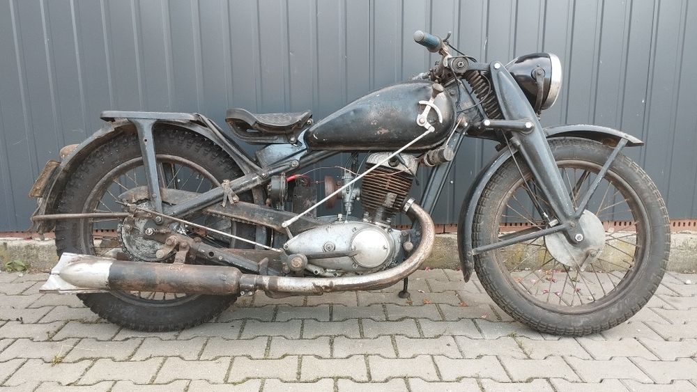Iż 350 1950r zarejestrowany na białe tablice
