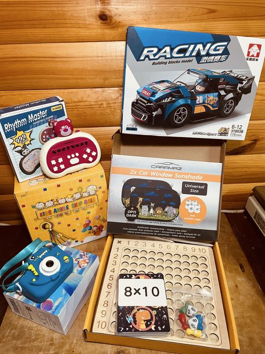 Набір дитячих іграшок