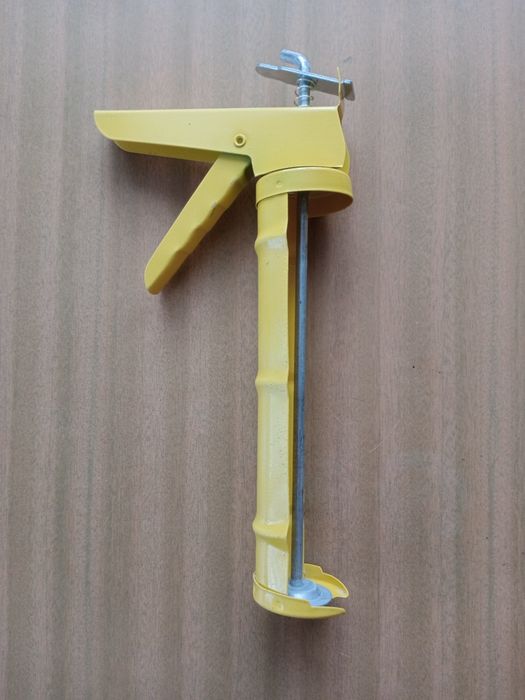 Pistolet, wyciskacz do silikonu
