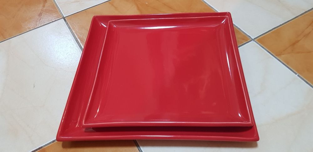 Тарілки різні  для ресторану