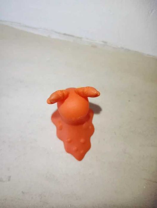 Pokémon finger puppet / brinquedo / figura pokémon Slugma da bandai