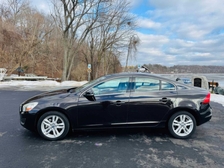 Volvo S60 T5 Platinum      2015