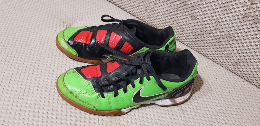 Buty halówki Nike r. 36