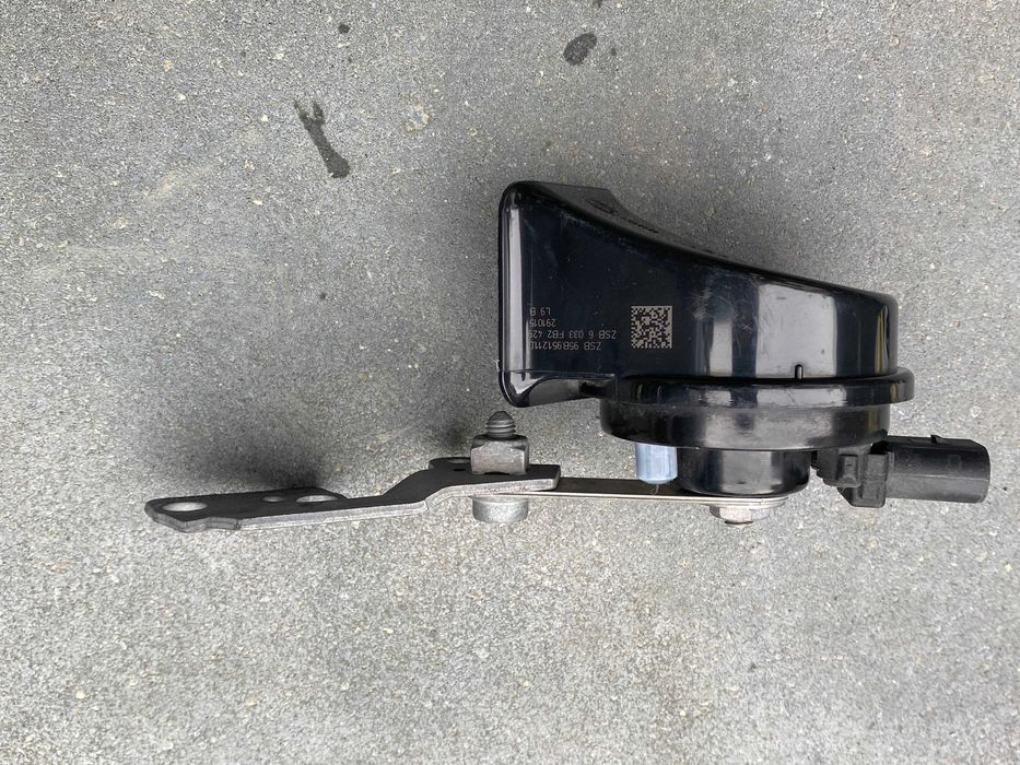 klakson , A046466 , 95B.951.211  . 95B.951.186 zestaw z uchwytem