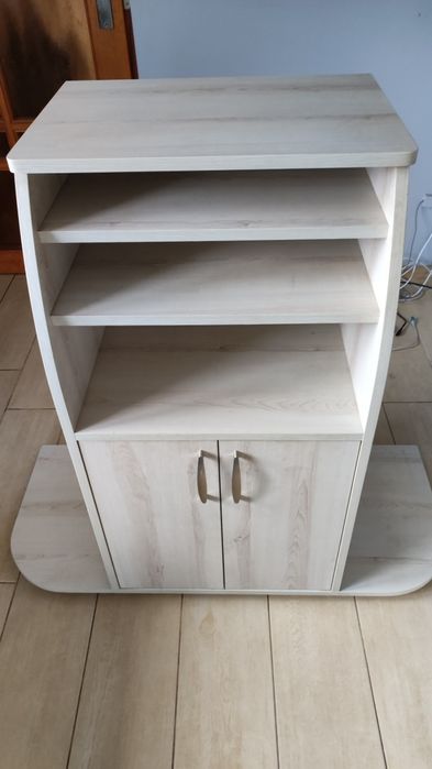 Szafka RTV z półkami na głośniki