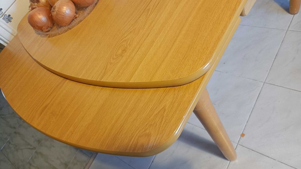 Mesa de refeição extensível da marca Portus