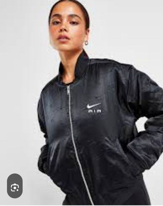 Куртка  бомпер  жіноча Nike S,m,XL,xxl