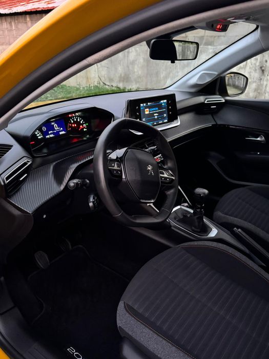 Peugeot 208 diesel como novo