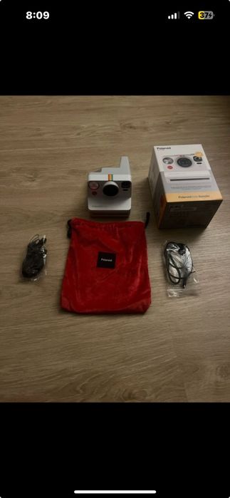 Polaroid now bundle