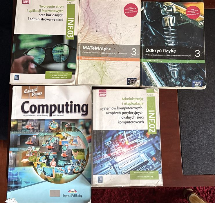 Podręczniki szkolne z technikum