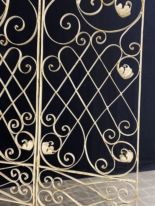 Biombo antigo em ferro