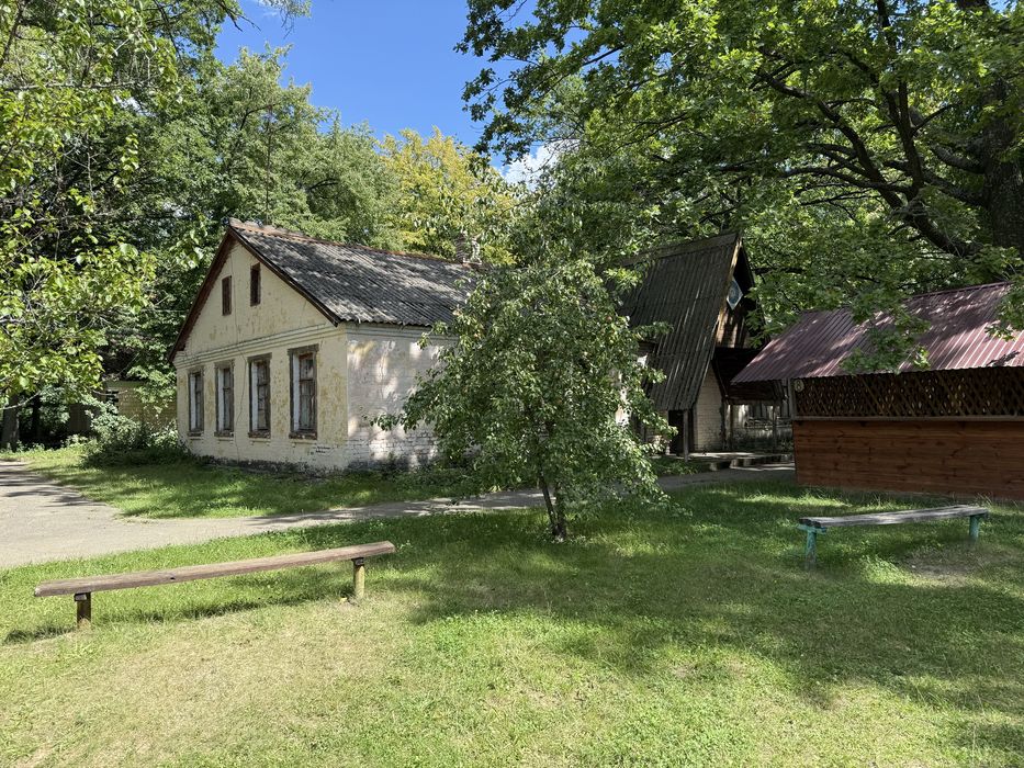 Продаж земельної ділянки 5.7 Га з базою відпочинку Умань