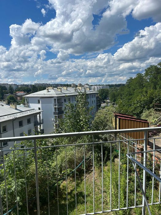 Na wynajem: Komfortowa kawalerka blisko centrum z balkonem - Widok 3