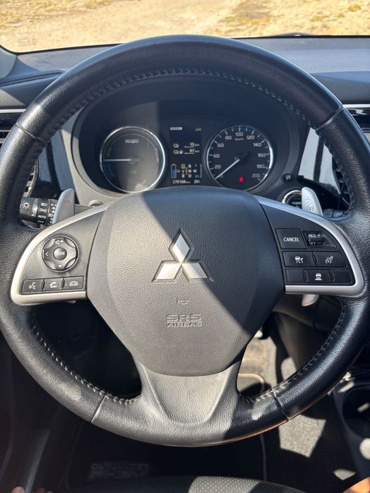Mitsubishi Outlander 2.0 PHEV Instyle (2014)