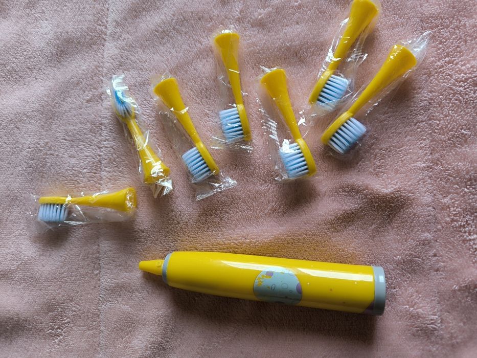 Escovas eléctrica criança + recargas seladas