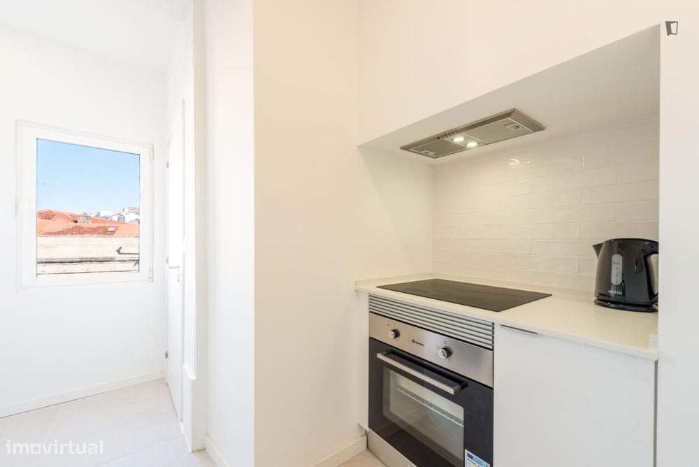 Quarto - localizado em Mouraria Lisbon