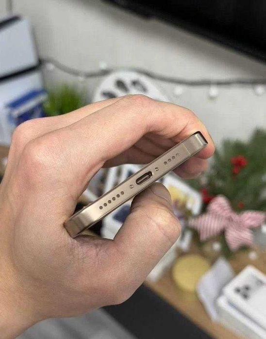 iPhone 16 Pro Max, 256 ГБ, SIM + eSIM