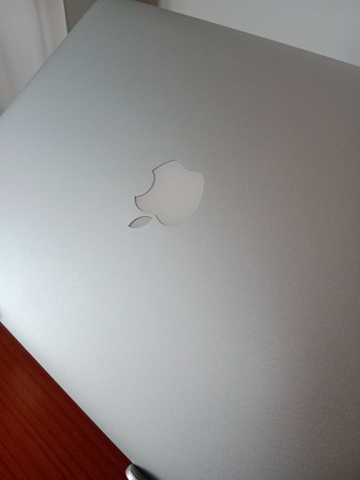 MacBook Air 13" (início de 2015) – em perfeito estado