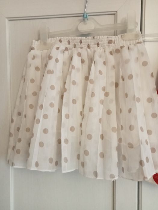2 piękne spódniczki na różne okazje na 7-8 lat