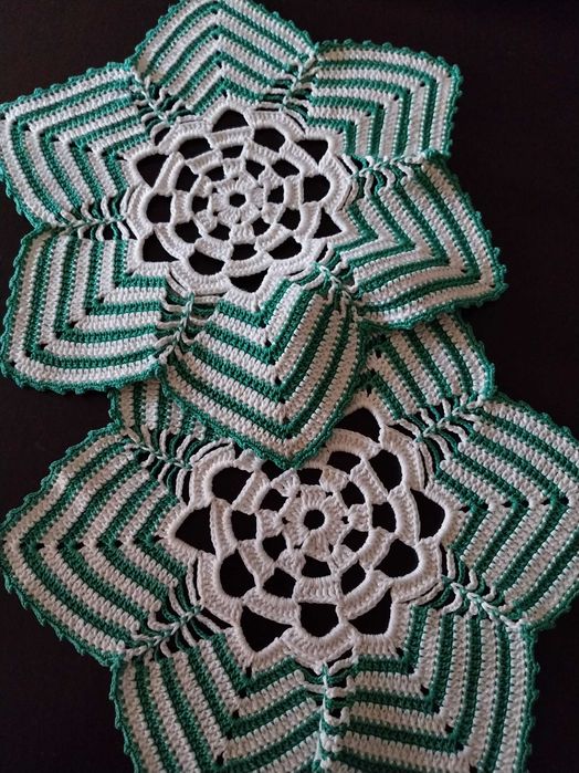 Dois naperons vintage, em croché