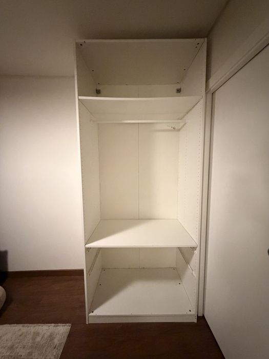 Armário IKEA aberto