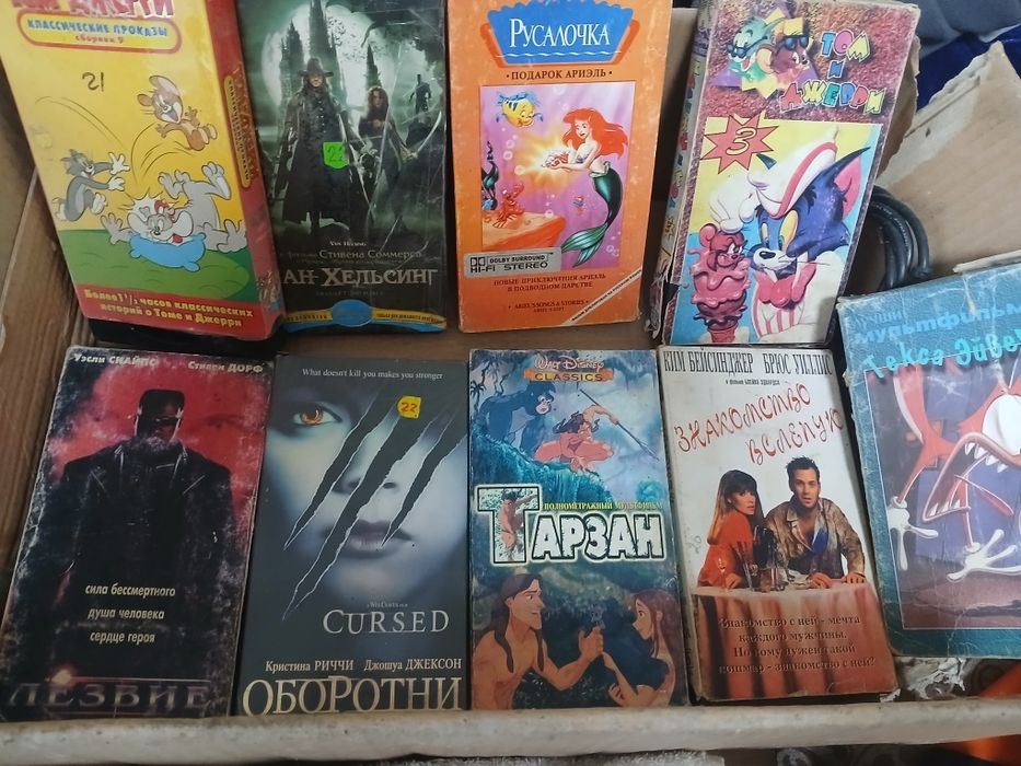 Відеомагнітофон робочий касетний.200 грн