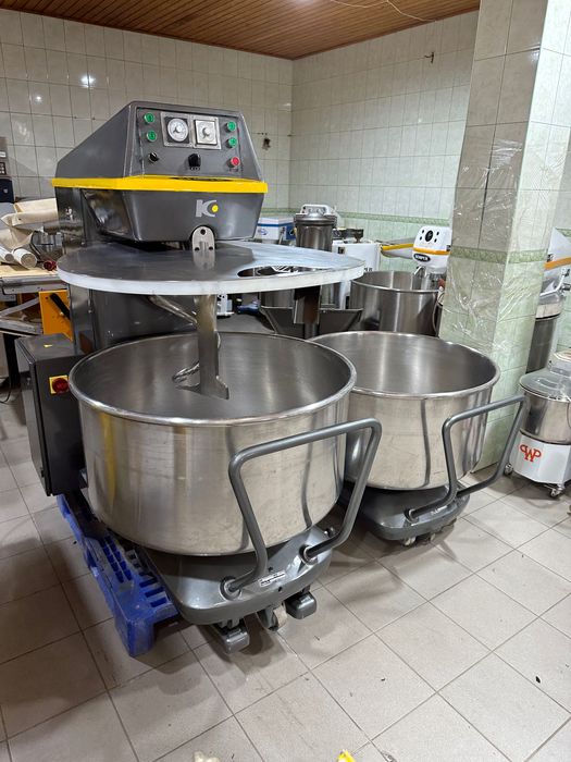 Тестомес Тестомесильныая машина с подкатной дежей Kemper SPA 125