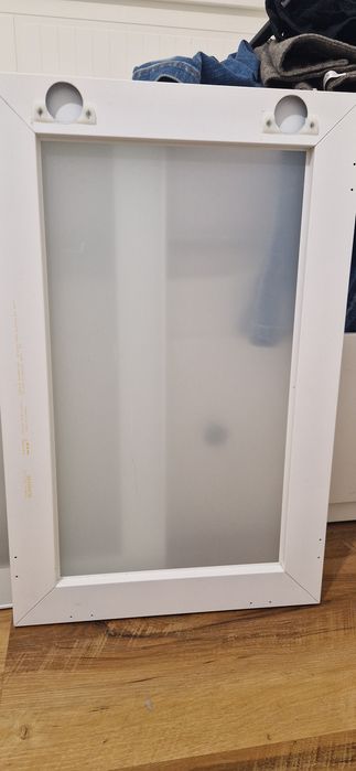 2 portas de vidro GLASSVIK da IKEA, concebida especificamente para a linha de móveis de arrumação BESTÅ 60x38