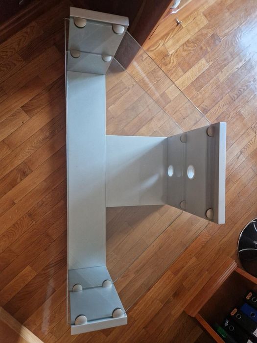 Móvel de canto cinza  em vidro