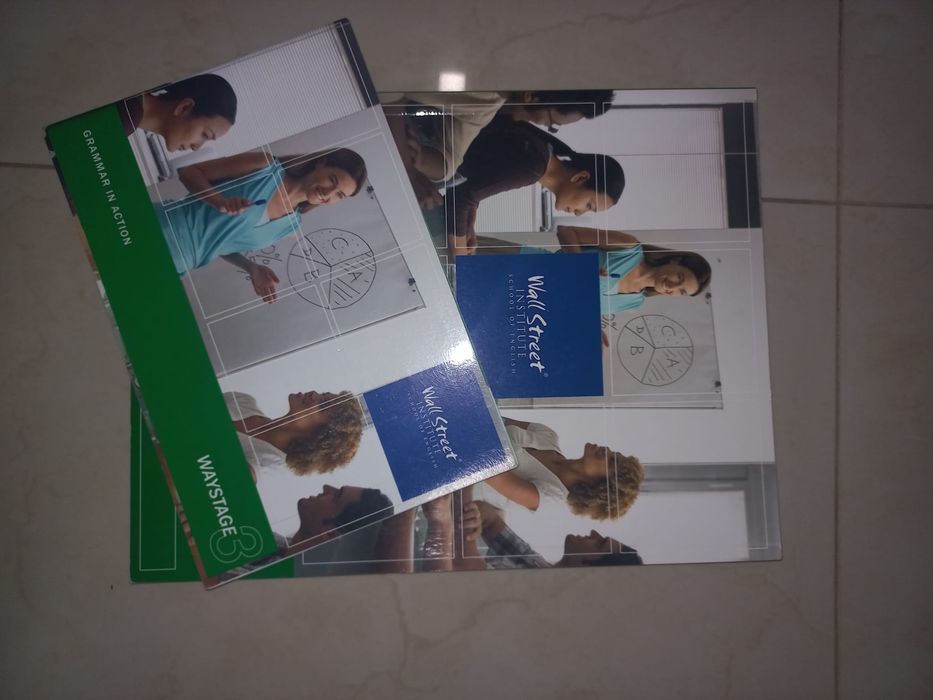 Vendo livros Wall Street English