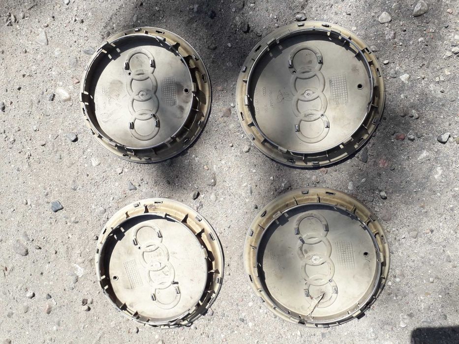 dekielki  4 sztuki orginalne do audika