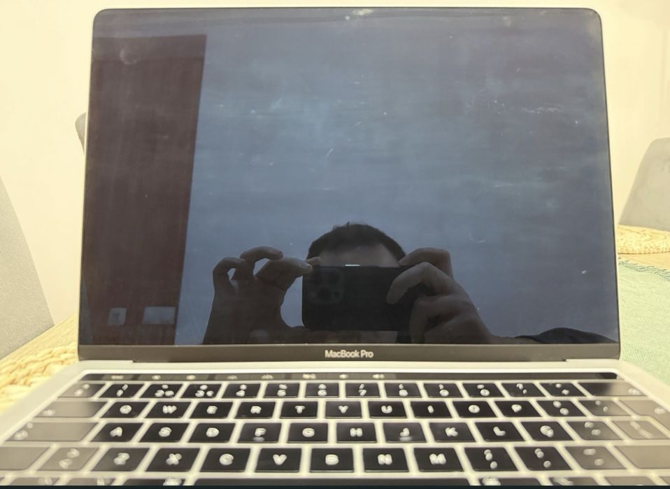 Macbook Pro 2019 16 GB RAM 256 SSD Ecrã Não Funciona