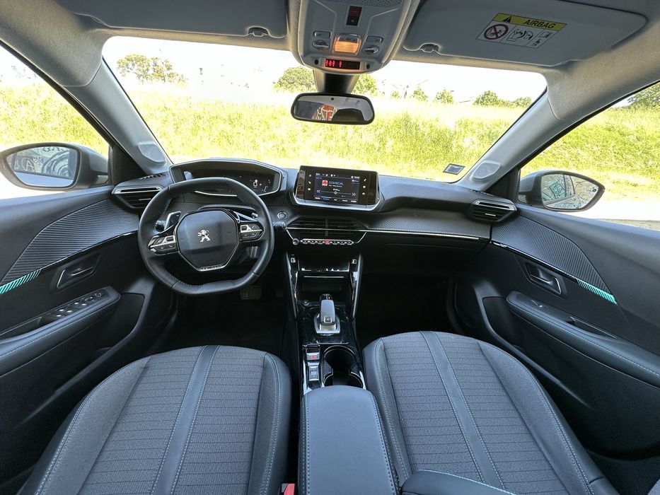 Peugeot 208 1.2 Allure Cx. Auto ( apenas 10 mil kms )