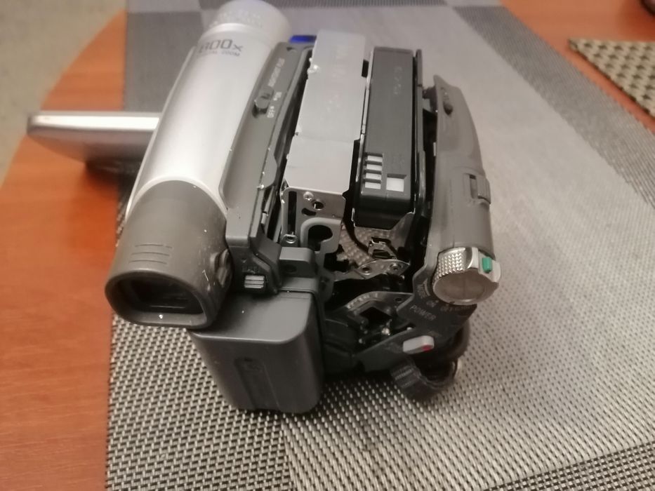 Відеокамера соні SONY DCR HC27E