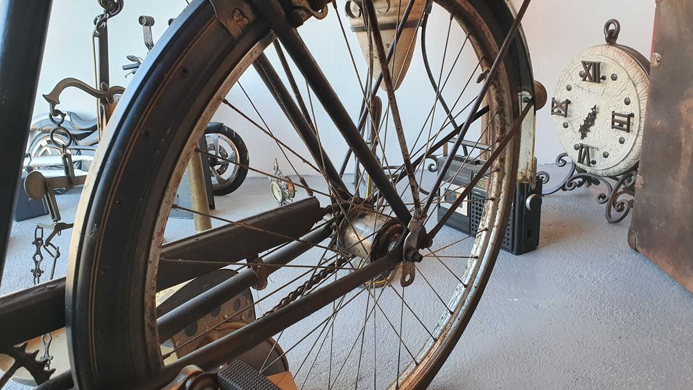 Bicicleta Antiga Pasteleira