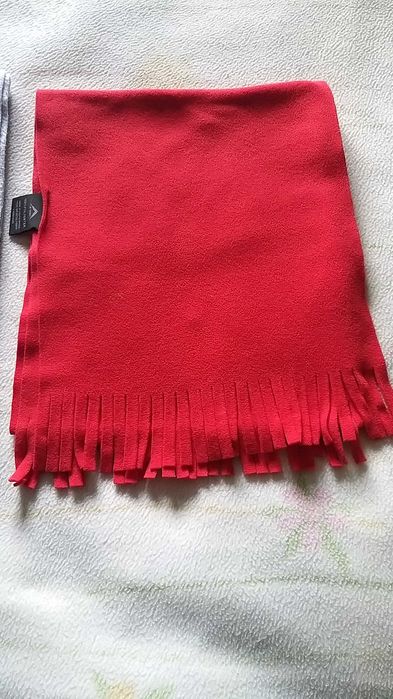 cachecol azul e vermelho