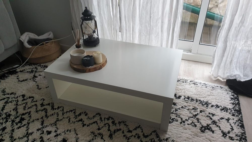 Mesa de centro branca – Jomel – usada, excelente preço