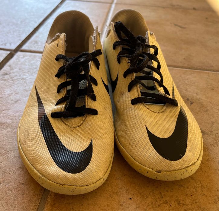 Tênis futsal criança Nike