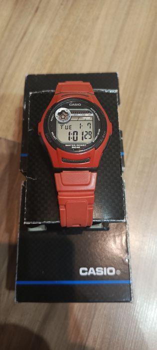Zegarek Casio W213 czerwony.