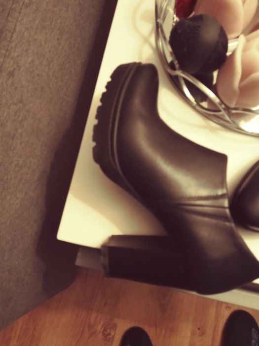 Botki czarne 37 do kostki Lasocki skora