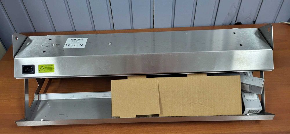 Inseto caçador Metal Industrial - Preto / Branco e INOX - Oportunidade