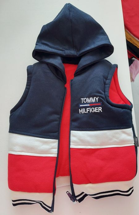 Dres chłopięcy + kamizelka Tommy Hilfiger r.80