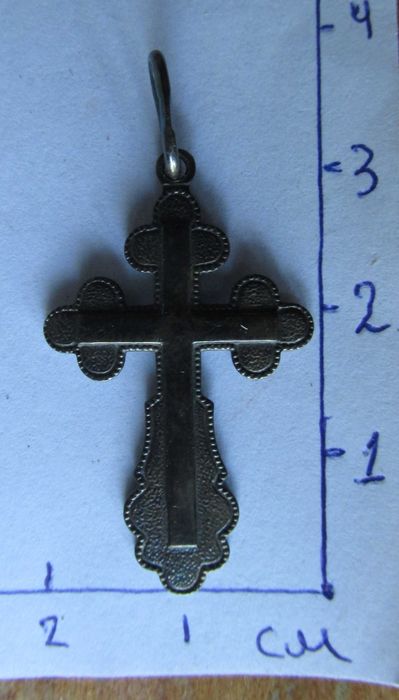 Продам серебряный крестик.