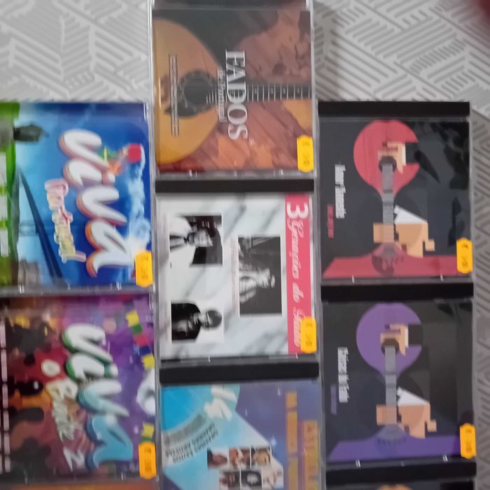 Música em Cd Colectâneas de Fado e Bailes Populares.