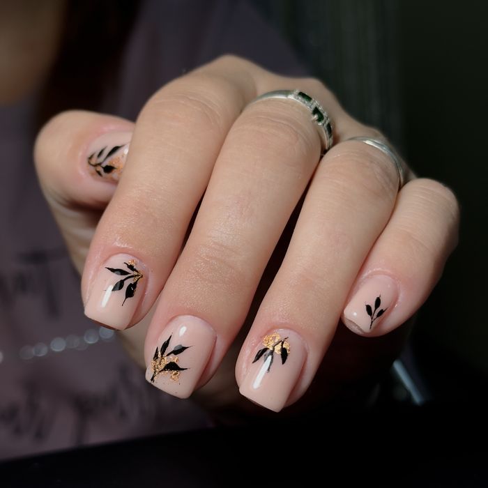 наращивание, маникюр, педикюр, выполню любой дизайн!